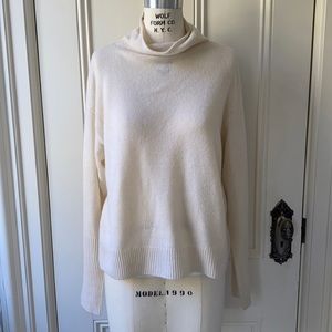 ARITZIA - turtleneck sweater